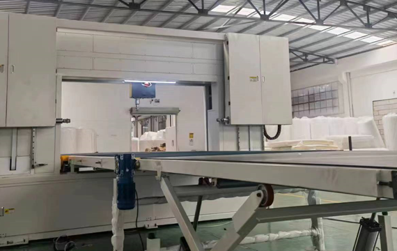 vertical-contour-cutting-machine-2