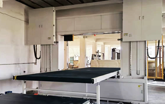 vertical-contour-cutting-machine-3